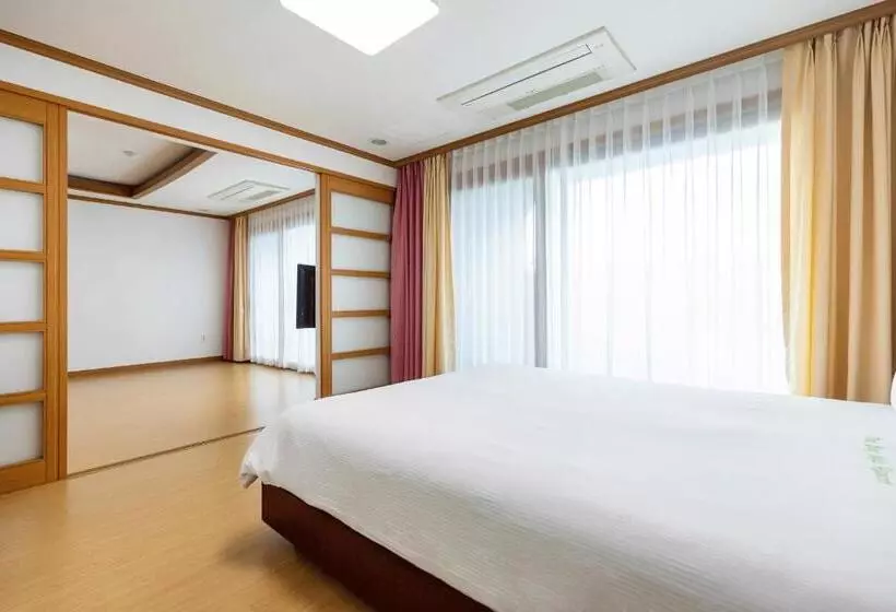 호텔 The Bay Jeju Resort