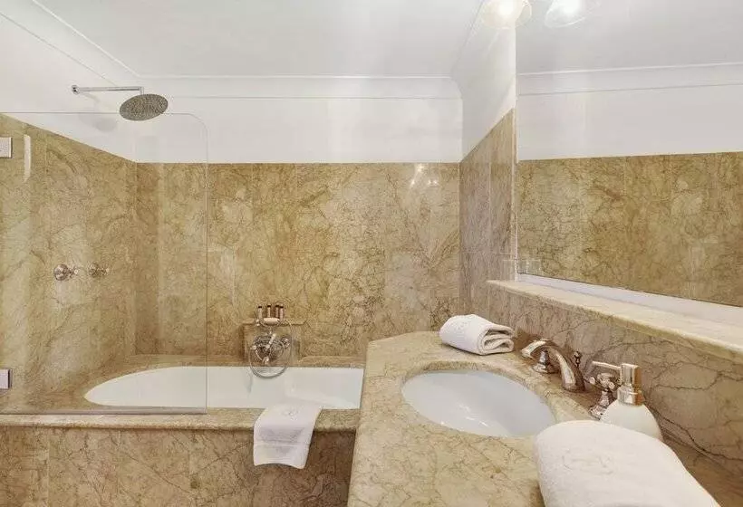 ホテル Torrent Fals