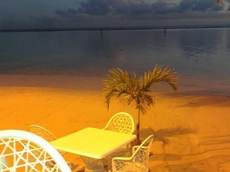 호텔 Village On The Beach