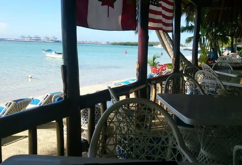 Szálloda Village On The Beach