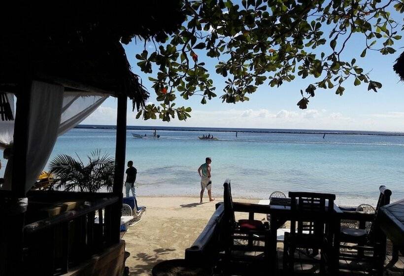 호텔 Village On The Beach