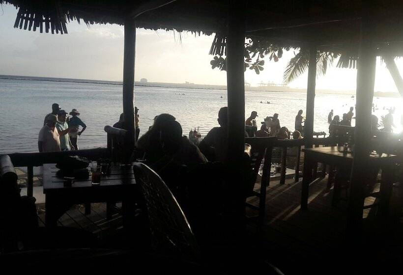 호텔 Village On The Beach