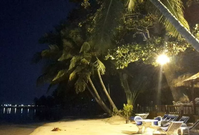 Szálloda Village On The Beach