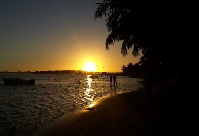 호텔 Village On The Beach