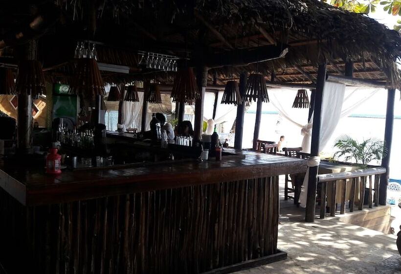 호텔 Village On The Beach