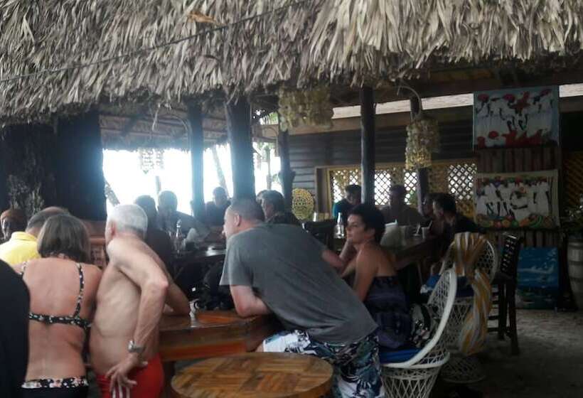 호텔 Village On The Beach