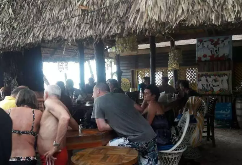 Szálloda Village On The Beach