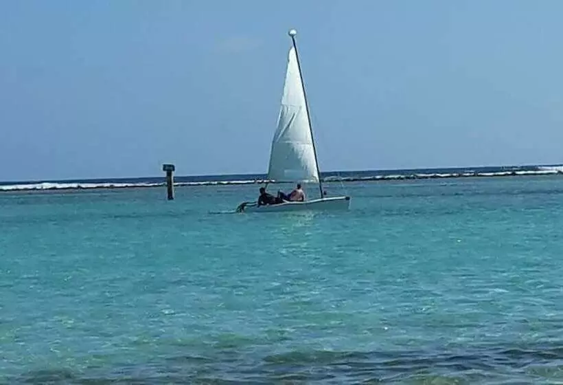 Szálloda Village On The Beach