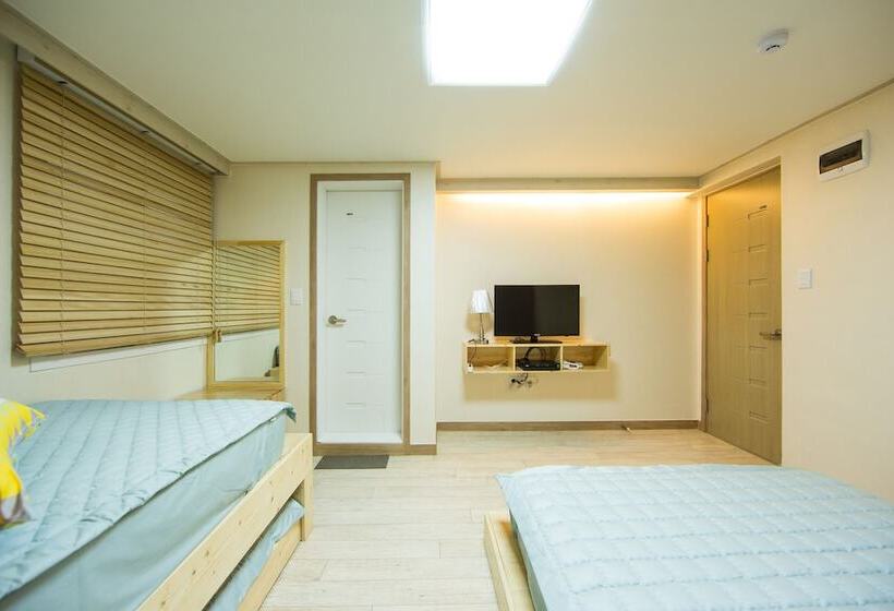 פנסיון Guesthouse The Hill