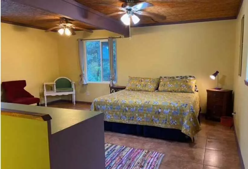 Majatalo Ixchel Hawaii