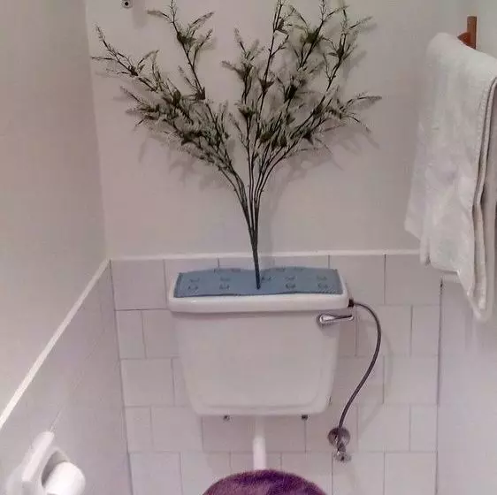 پانسیون Len & Leona Holiday Hideout