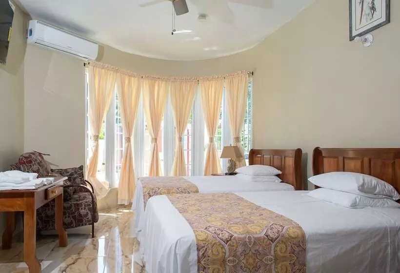 Waters Edge Guest House