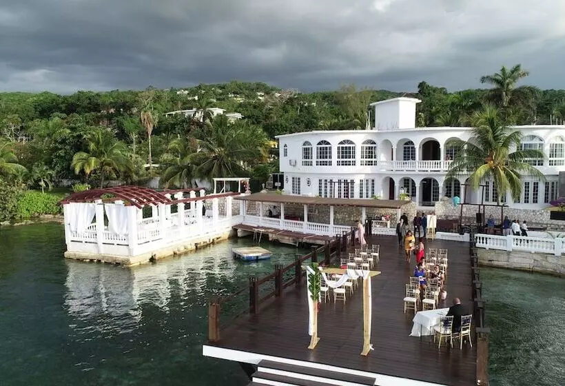 Waters Edge Guest House