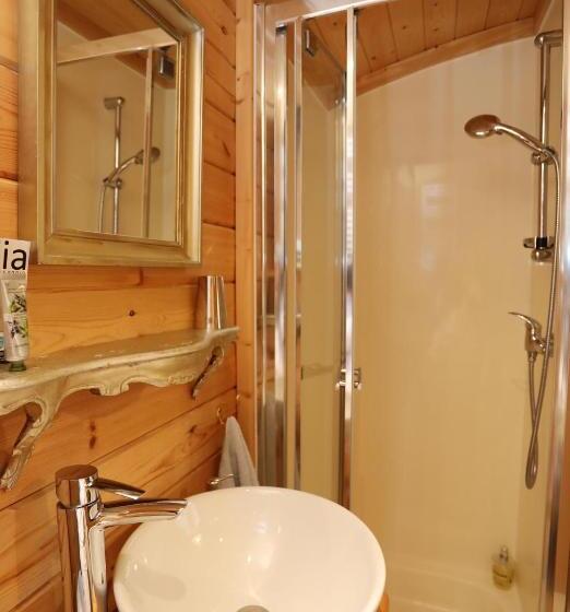 مبيت وإفطار Maison D Hôtes Et Roulotte Le 6 Bis