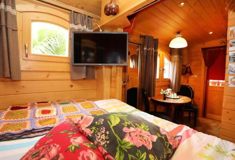 مبيت وإفطار Maison D Hôtes Et Roulotte Le 6 Bis