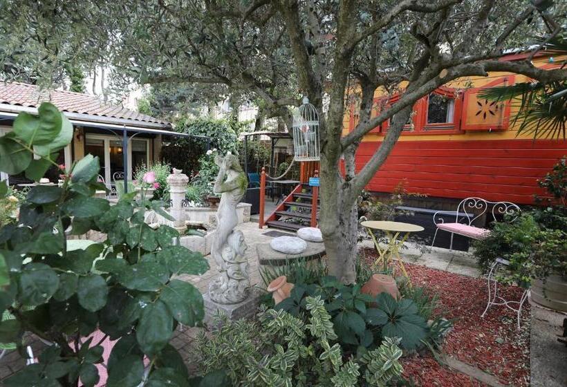 مبيت وإفطار Maison D Hôtes Et Roulotte Le 6 Bis