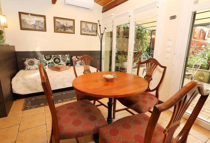 مبيت وإفطار Maison D Hôtes Et Roulotte Le 6 Bis