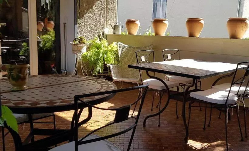 Aamiaismajoitus (B&B) Maison D Hôtes Et Roulotte Le 6 Bis