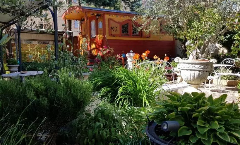 Aamiaismajoitus (B&B) Maison D Hôtes Et Roulotte Le 6 Bis