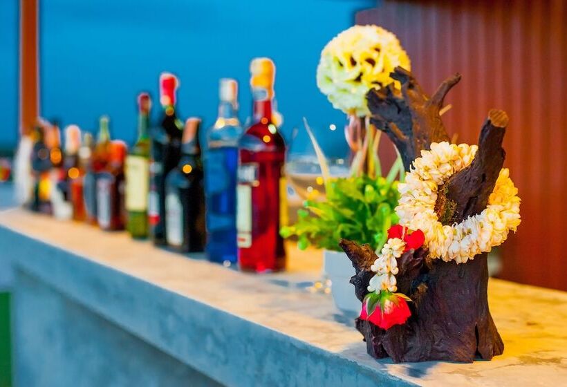 Grand Nai Harn Suites