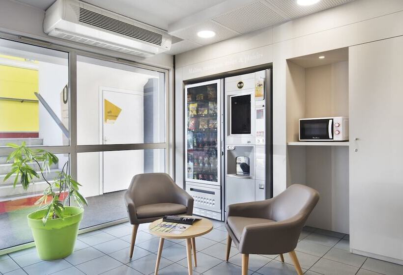 B&B Hotel Lyon St Priest