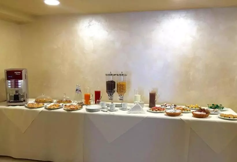 هتل Costa Del Sol