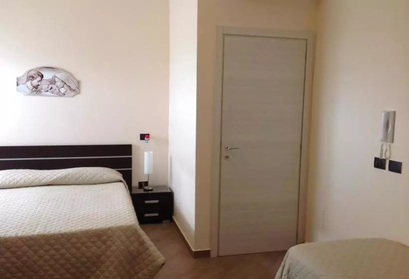 هتل Costa Del Sol