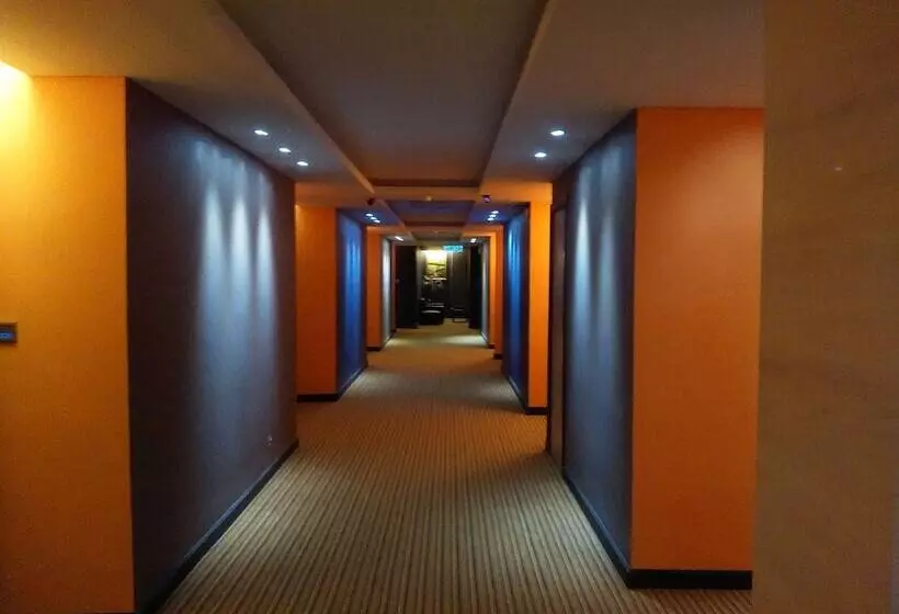 Hotel Grand Medallion