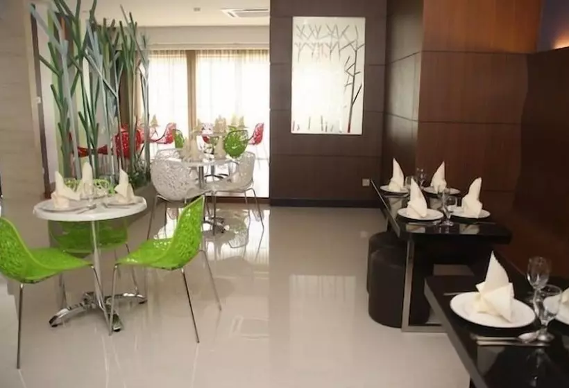 Hotel Grand Medallion