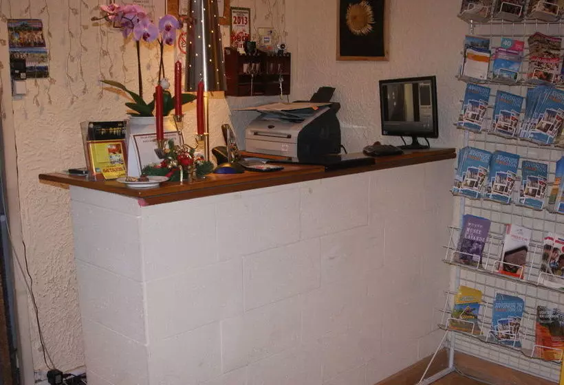 Отель Innova Cardabella