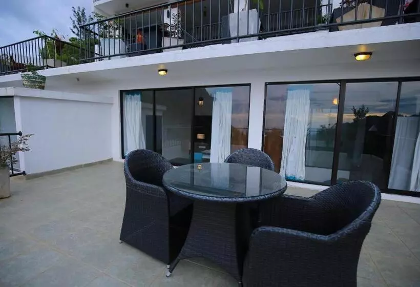 Отель The Pinnacle Ella