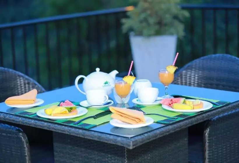 Отель The Pinnacle Ella