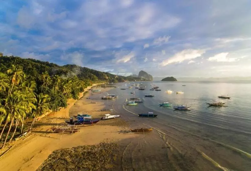 فندق Rovic S Tourist