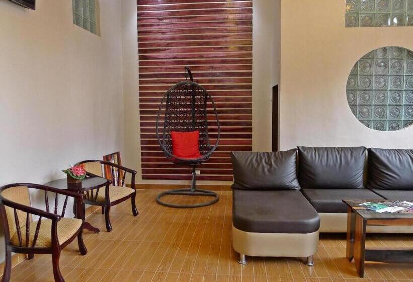 酒店 Rovic S Tourist