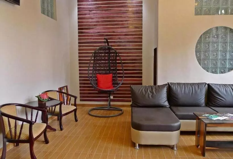 فندق Rovic S Tourist