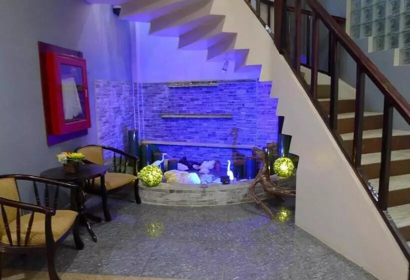 فندق Rovic S Tourist