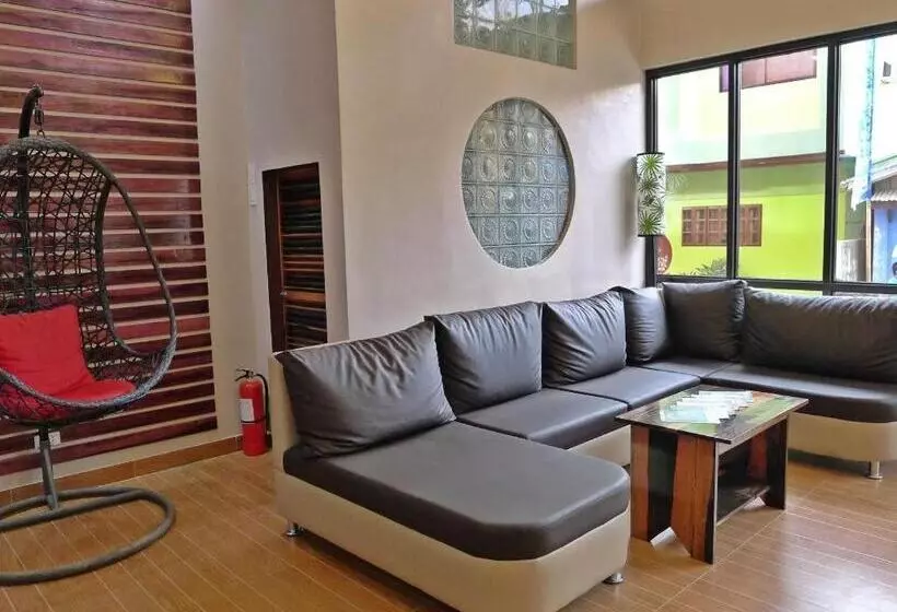 فندق Rovic S Tourist