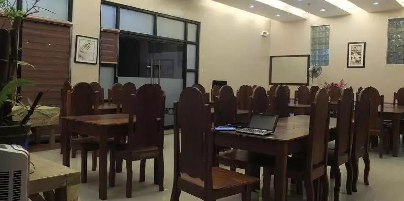 فندق Rovic S Tourist