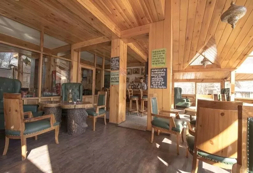 هتل Whispering Inn By Vivaan