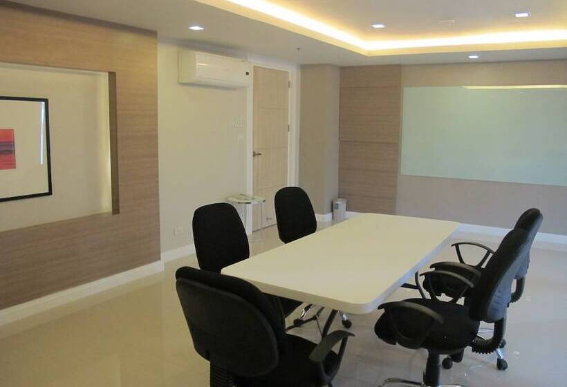 Zerenity Hotel & Suites