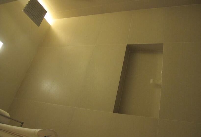 Zerenity Hotel & Suites