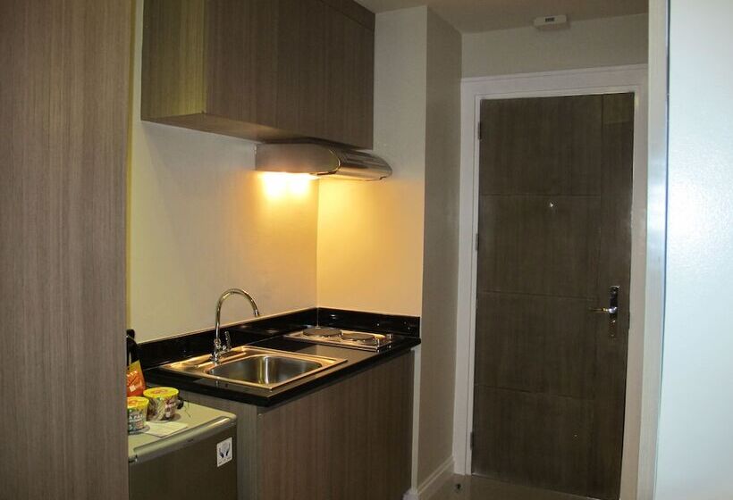 Zerenity Hotel & Suites