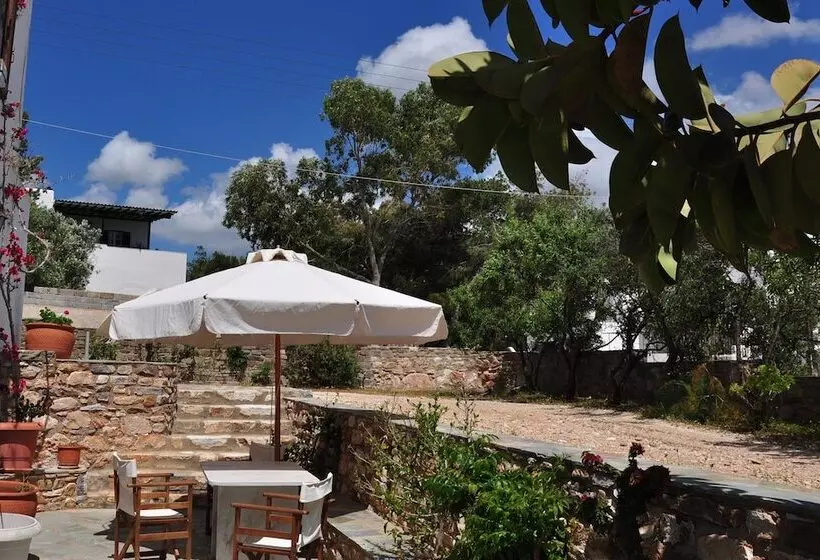 Michalis Apartments Near The Beaches With Sea View