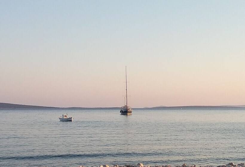 Michalis Apartments Near The Beaches With Sea View