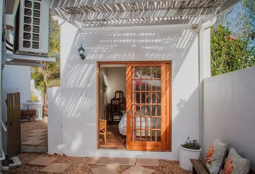 بنسيون Aan De Oever Guesthouse