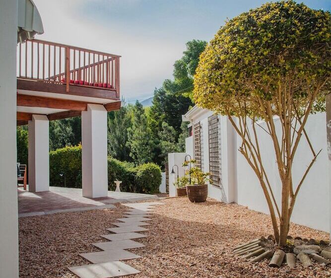 بنسيون Aan De Oever Guesthouse