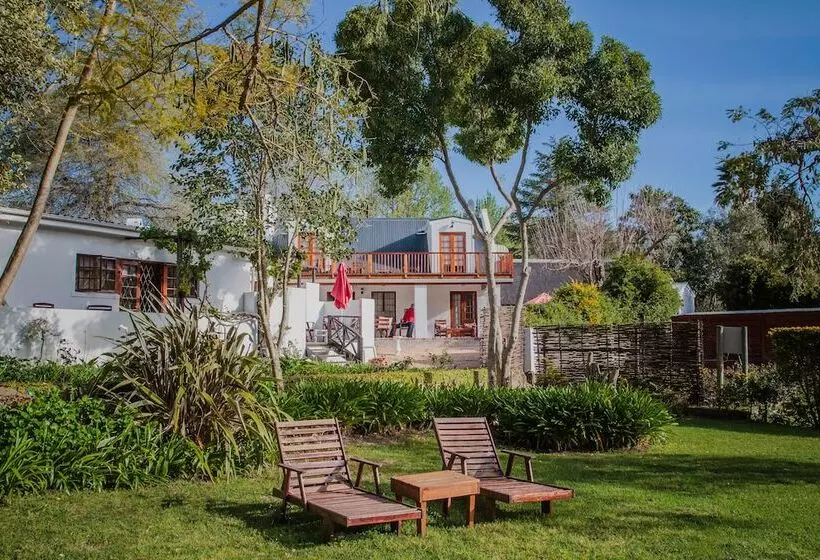 بنسيون Aan De Oever Guesthouse