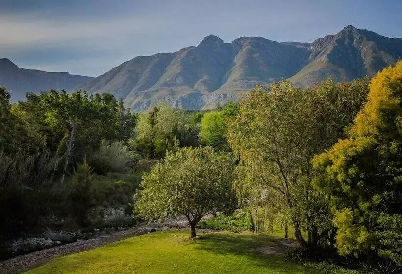 بنسيون Aan De Oever Guesthouse