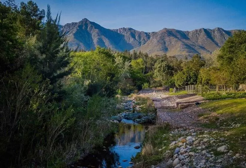 بنسيون Aan De Oever Guesthouse