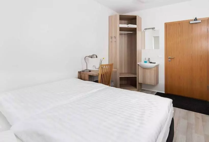 پانسیون Kef Guesthouse By Keflavik Airport